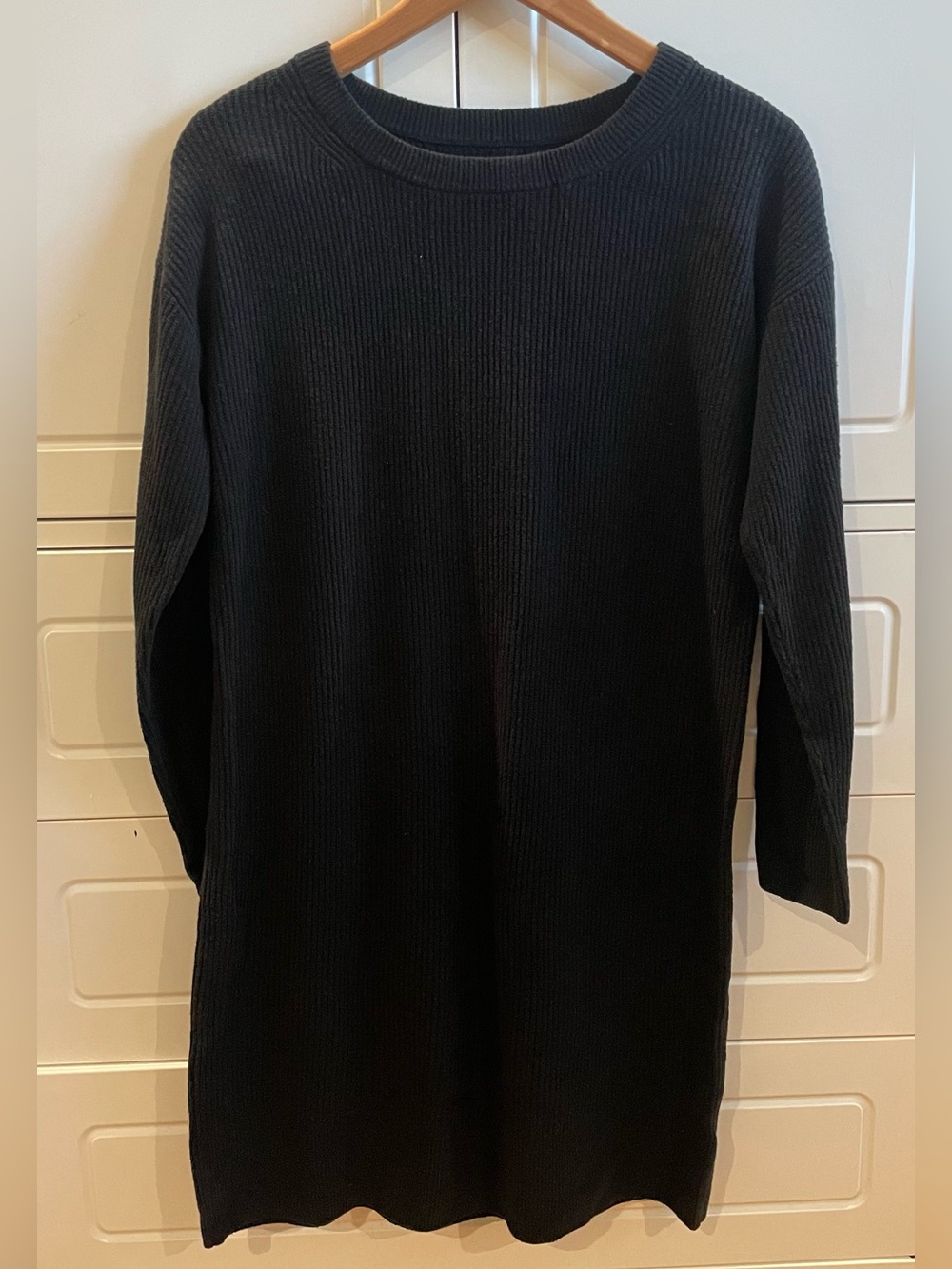 GAP Women’s Black Ribbed Crewneck Sweater Dress